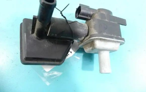 Mazda 3 III Turbo solenoid valve 136200-7230 IMPRK1120484