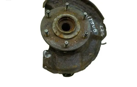 Mitsubishi L200 Front wheel hub spindle knuckle PRZOD