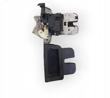 Audi A4 S4 B8 8K Tailgate/trunk/boot lock/catch/latch 8K9827505A