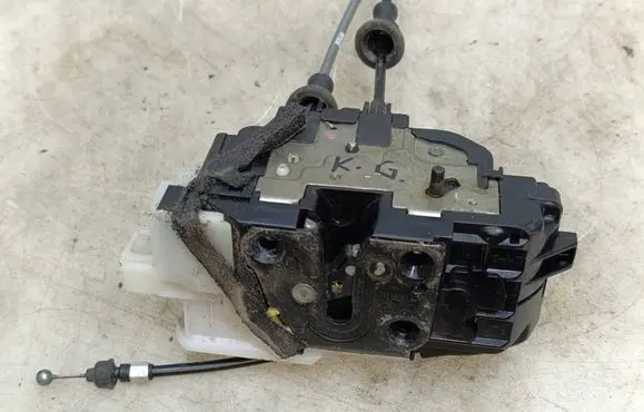 Hyundai Santa Fe Rear door lock 814102B000