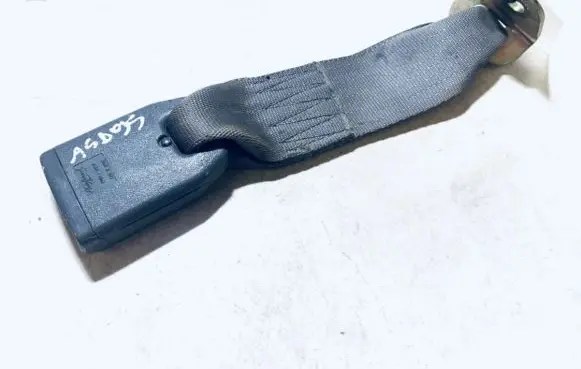 Mazda 626 Front seatbelt buckle a1427m 1427m