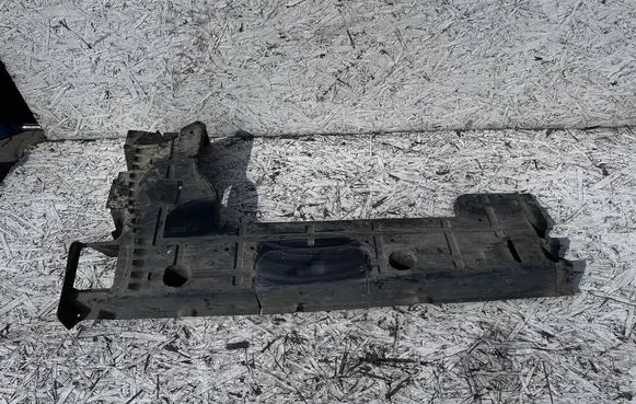 Volkswagen Multivan T6 Engine splash shield/under tray 7LA825967C