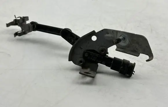 Mercedes-Benz C W206 Rear air suspension level height sensor A0009053713 0003 2709202101236