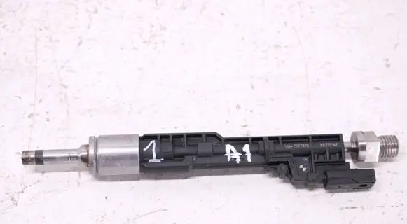 BMW X3 F25 Fuel injector 7597870 0261500109 13647597870
