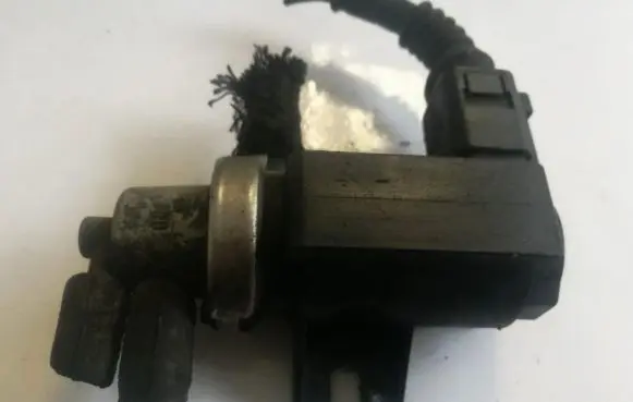 Volkswagen Golf IV Turbo solenoid valve 1J0906627A 72290325