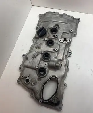 Toyota Auris E210 Rocker cam cover 