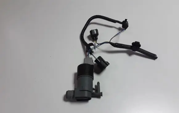 Toyota Yaris Windscreen/windshield washer pump 853300D120