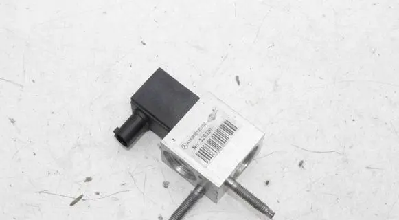 Mercedes-Benz EQA Air conditioning (A/C) expansion valve A2938301201