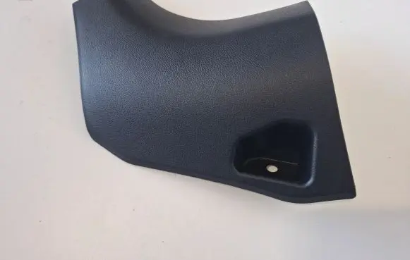 Foot area side trim
