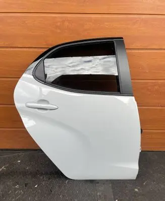 Toyota Yaris XP210 Rear door