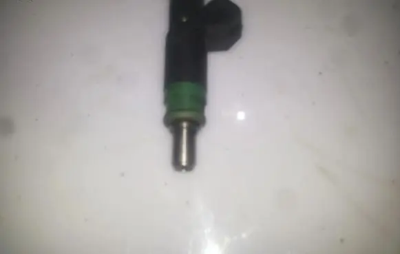 Ford Focus Fuel injector 98mfba