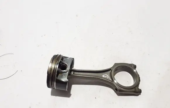 Audi Q7 4M Piston with connecting rod 06M107066AB