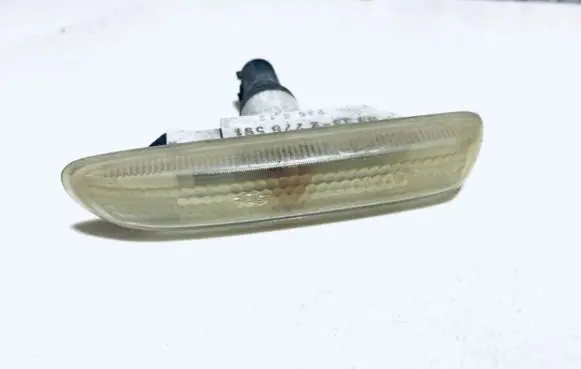 BMW 3 E46 Front fender indicator light 63132228591 6313-2228591
