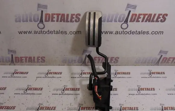 Nissan Qashqai+2 Accelerator throttle pedal