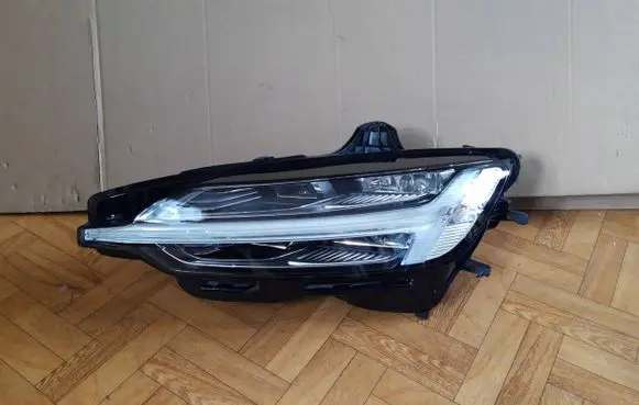 Volvo V60 Headlight/headlamp 32273025