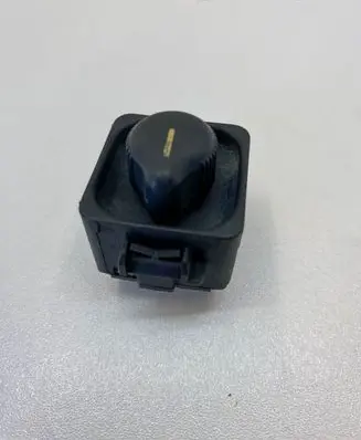 Wing mirror switch