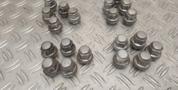 Toyota Urban Cruiser (XP110) Nuts/bolts 