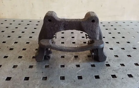 Hyundai i40 Brake caliper pad carrier rear 