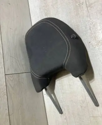Volvo C30 Front seat headrest 