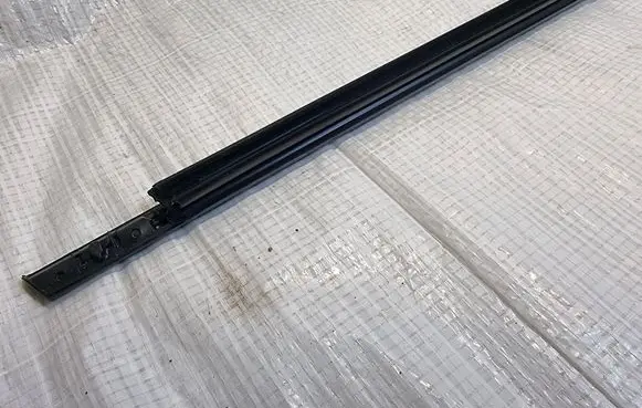 Opel Corsa E Front door trim (molding) 13188938