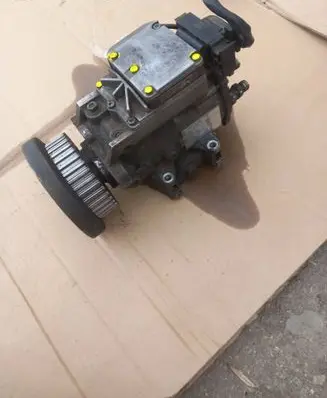 Audi A4 S4 B6 8E 8H Fuel injection high pressure pump 059130106E 047050601G 0281010479