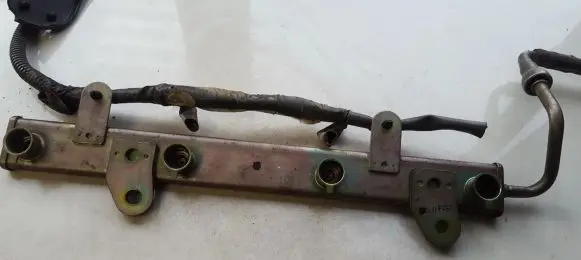 Nissan X-Trail T30 Fuel main line pipe 240798u000 24079-8u000