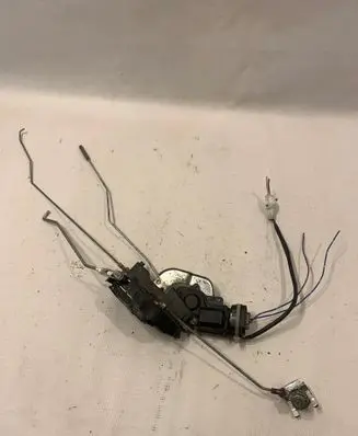 Suzuki XL7 I Front door lock
