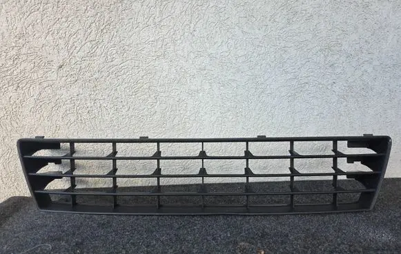 Volkswagen Golf Plus Front bumper lower grill 5M0853777