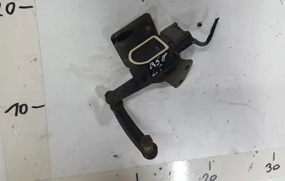 Headlight/headlamp level sensor