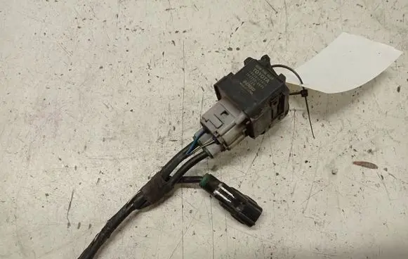 Toyota Auris 150 Glow plug pre-heat relay 2861067010 1567000671