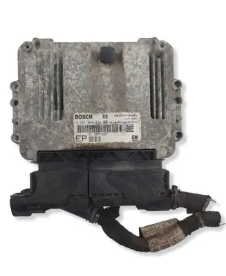 Opel Zafira B Engine control unit/module 1039S18743 55205622 0281014024
