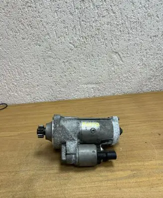 Volkswagen Golf VII Starter motor 02E911023T 090415