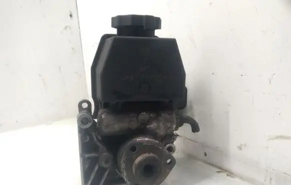 BMW 3 E46 Power steering pump 91208