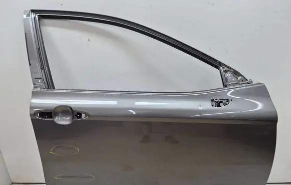 Toyota Camry VIII XV70 Front door 