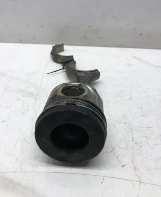 Audi A6 S6 C6 4F Piston with connecting rod