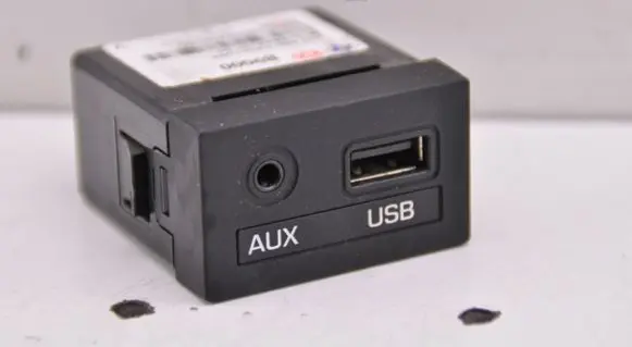 Hyundai i10 AUX in-socket connector 96120B9000