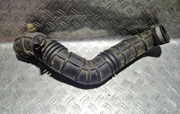 Mitsubishi Carisma Air intake hose/pipe MB957388