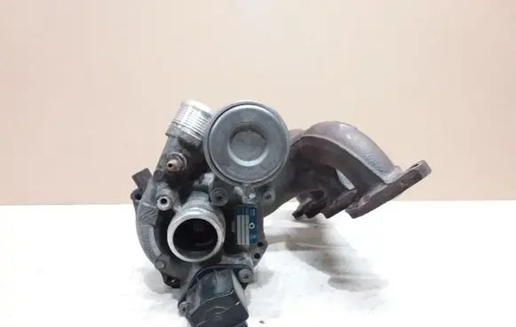 Volkswagen PASSAT B6 Turbo 03C145701S