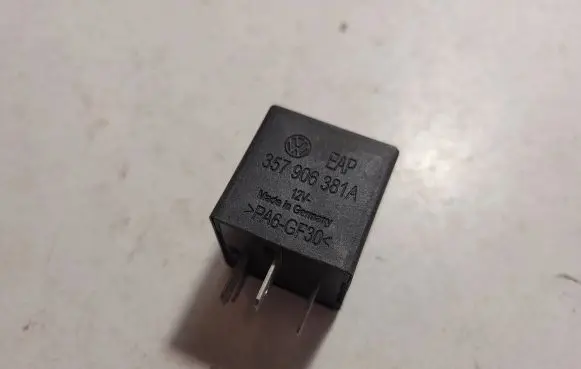 Seat Toledo II (1M) Other relay 357906381A