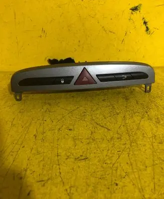 Peugeot 308 Hazard light switch 9659793577