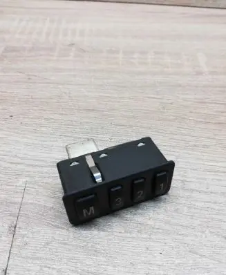 BMW 7 E38 Seat memory switch 8352160