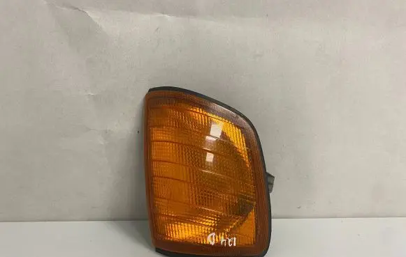 Mercedes-Benz E W124 Front indicator light
