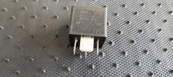 Ford Mondeo MK I Other relay 93BG14N089CA V23136-J4-X1