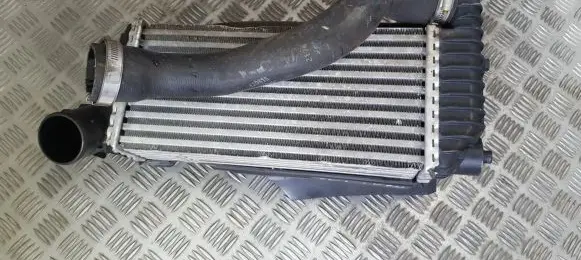 Ford Focus Intercooler radiator bv619l440cj bv61-9l440-cj