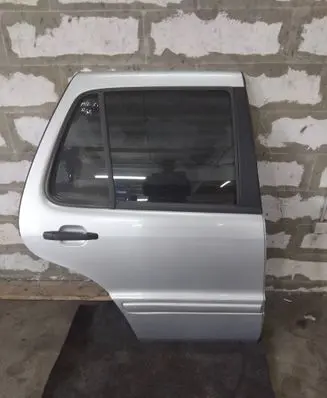 Mercedes-Benz ML W163 Rear door 
