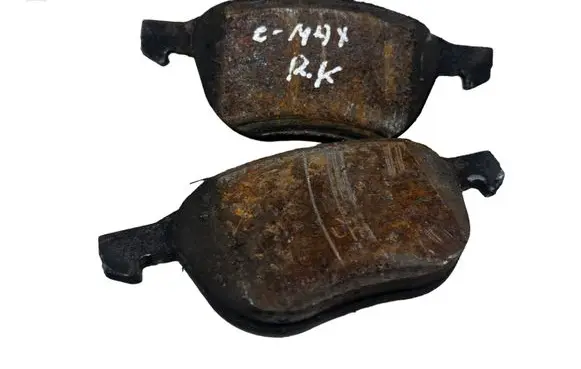 Ford C-MAX II Brake pads (front) 