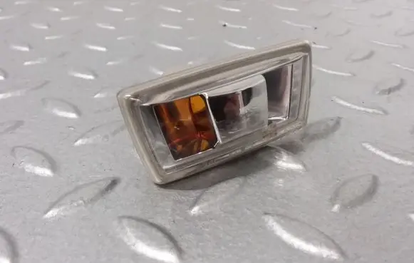 Opel Insignia A Front fender indicator light 13497989 13497990