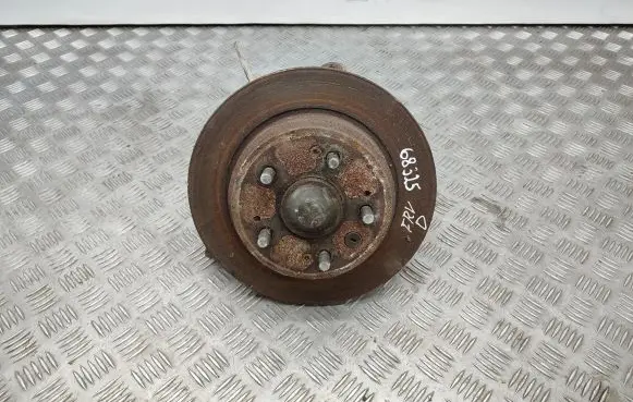 Honda FR-V Rear wheel hub