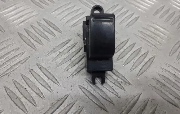 Nissan Primera Electric window control switch 25411AV600