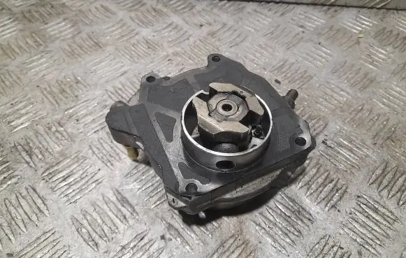 Opel Insignia A Vacuum pump 55205446